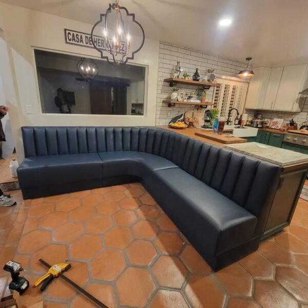 Kitchen booth