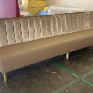 Rounded Metal legs